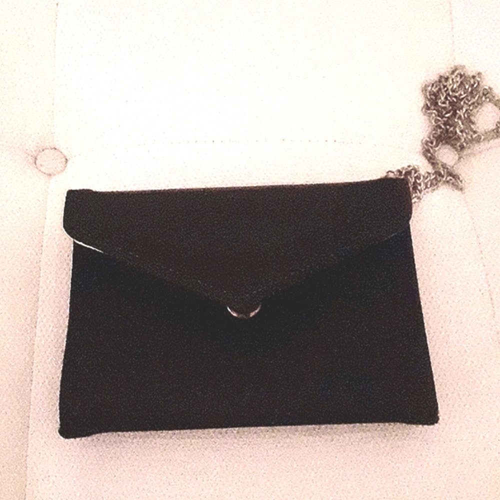 Bakers small silk envelope w/ chain